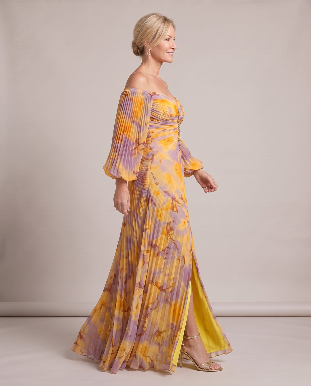 GRETA™ – LONG FLORAL DRESS WITH A DEEP NECKLINE